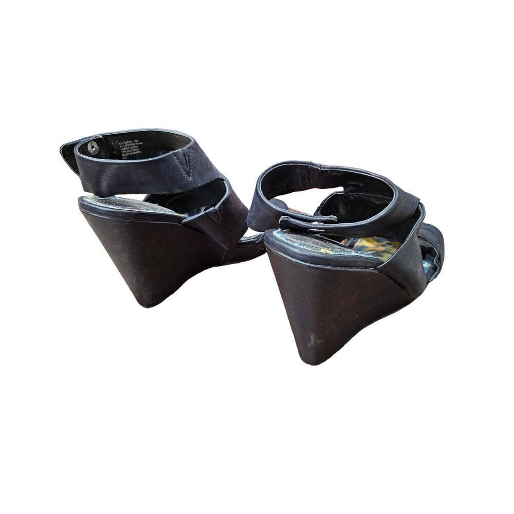 Madden Girl Black Wedge Sandals - Picture 6 of 13